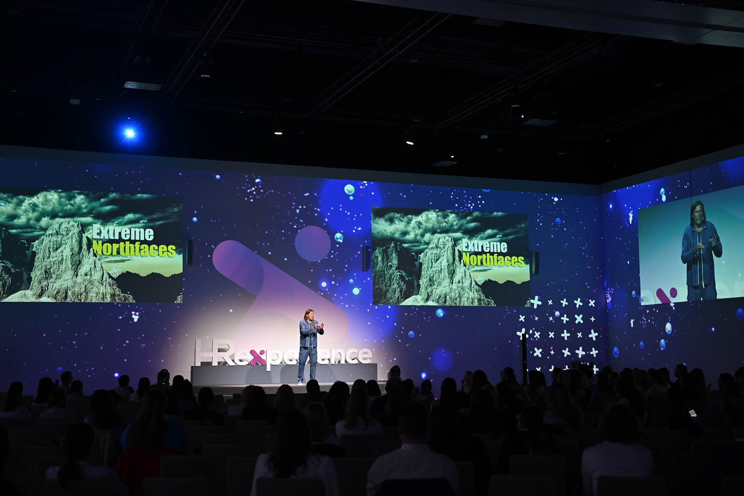 Predavanje i publika na HR Experience konferenciji 2024.